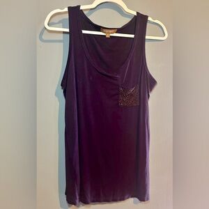 Ellen Tracey sleeveless top with beautiful pocket embellishments,
Size small